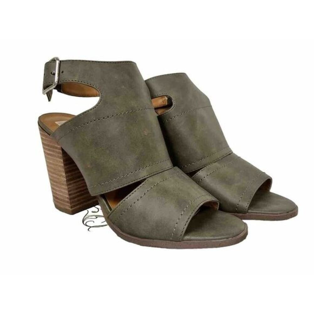 Dolce Vita Brown Sandals Stylish and Versatile